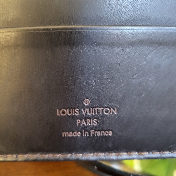 Louis Vuitton Utah Leather Men's Wallet in Dark Brown. - Picture 5 of 16